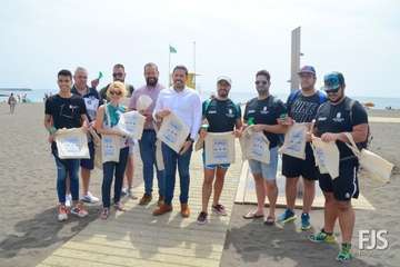 El Ayuntamiento impulsa una nueva campaña de concienciación medioambiental en las playas del municipio (Foto TA)